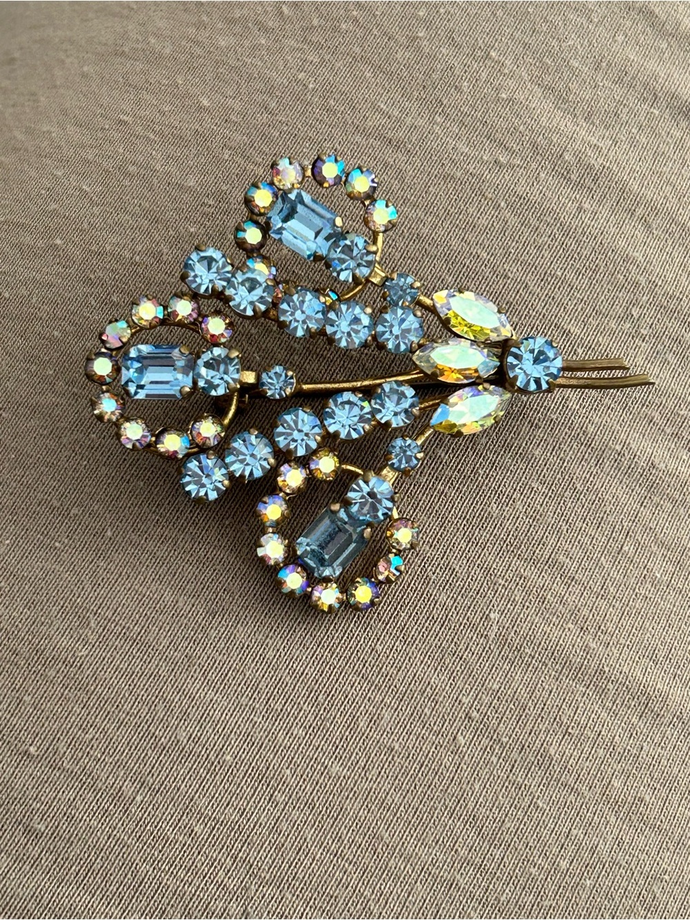 Austrian crystal rhinestone Gold-Tone Blue Crystal Floral brooch